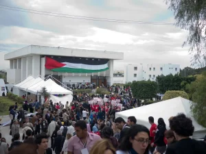 FSM-Mars-2013-tous-pour-le-droit-de-vivre-dans-la-dignite-1